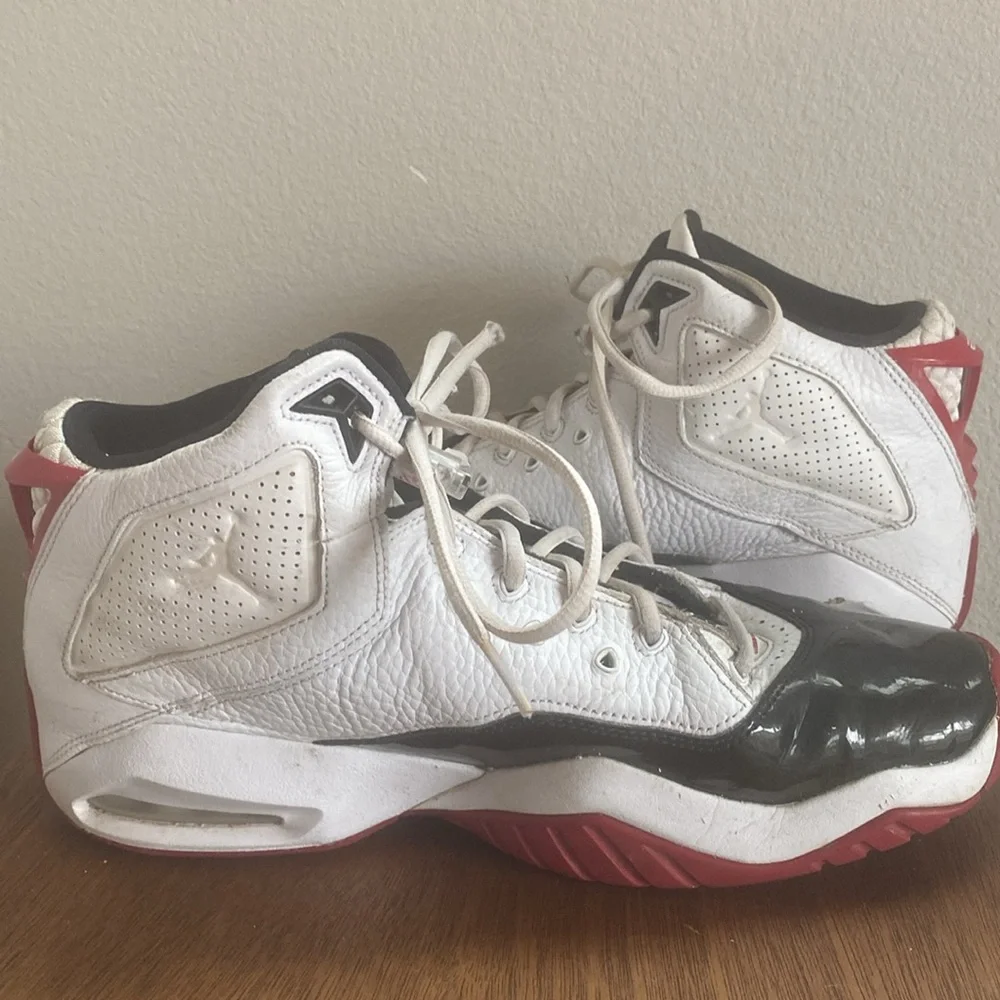 Nike Air Jordan B’Loyal White Red Black Basketball Shoes -No Insoles, Men’s 10.5